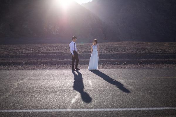 怎樣在旅行中自己拍婚紗照?